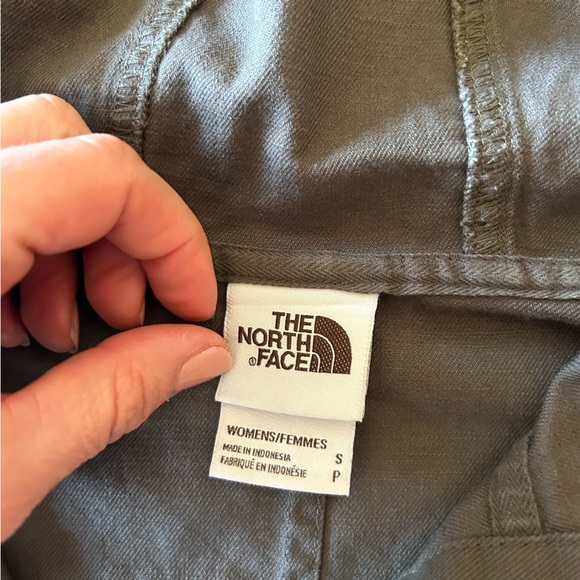 North Face Pullover - Picture 4 of 5